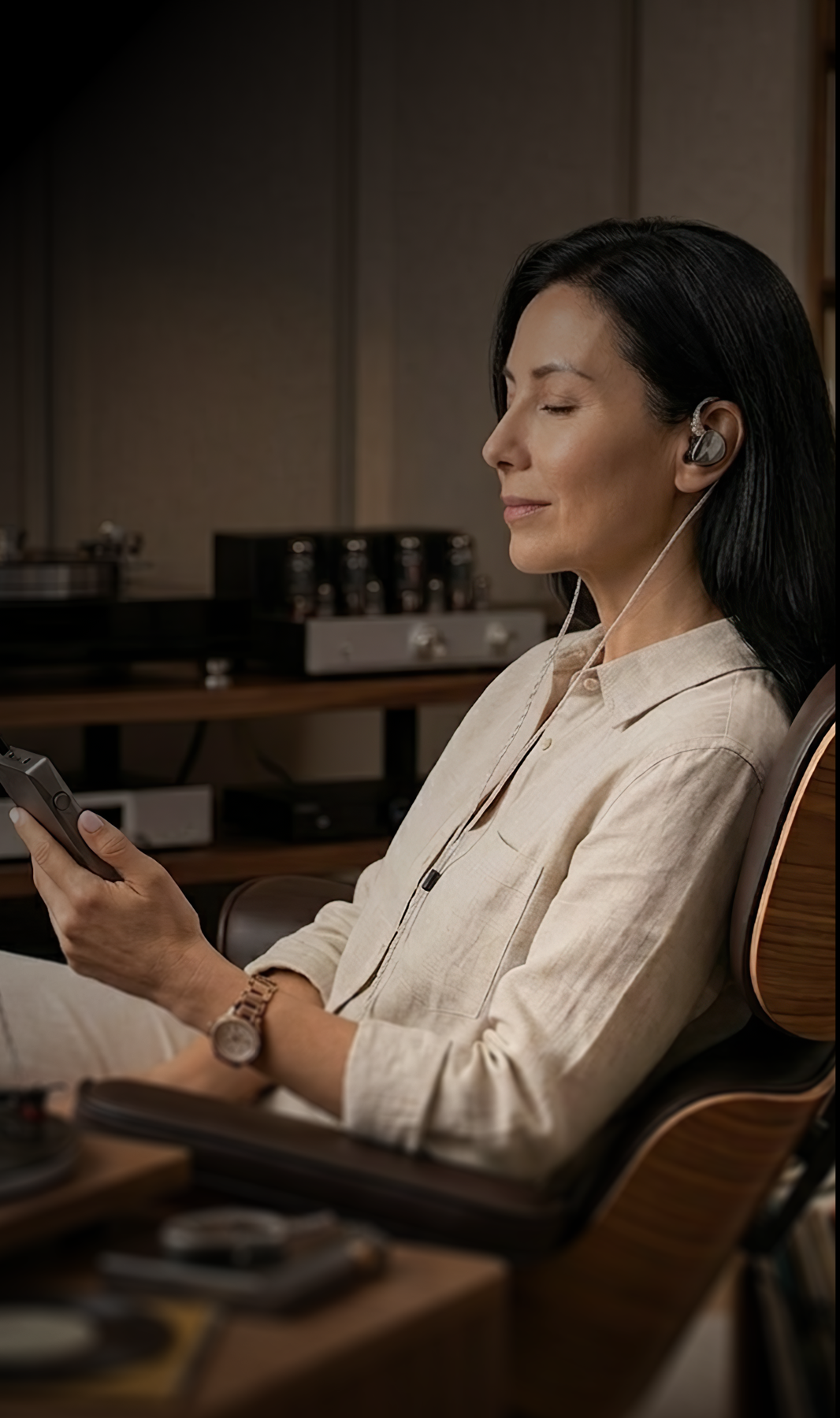 CC10 listener in a home listening room